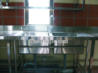 ban inox bep nha hang nho